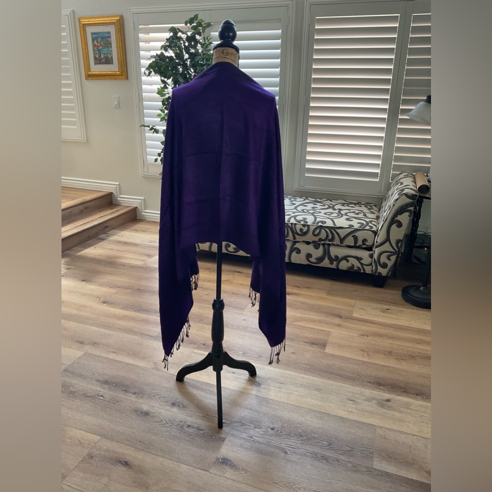 Acrylic Shawl/Wrap - Picture 2 of 7